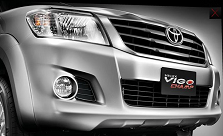 new 2016, 2017 Toyota Hilux Vigo comes with new bold grill and bumper